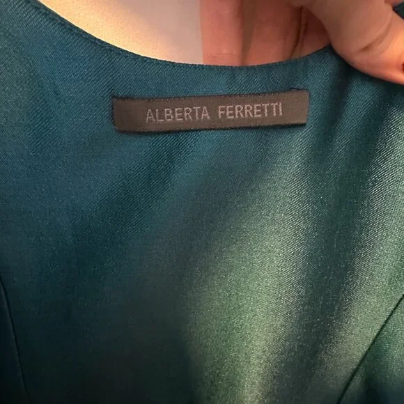 Spring 2017 Alberta Ferretti Couture Pleated Gown - Picture 7 of 11